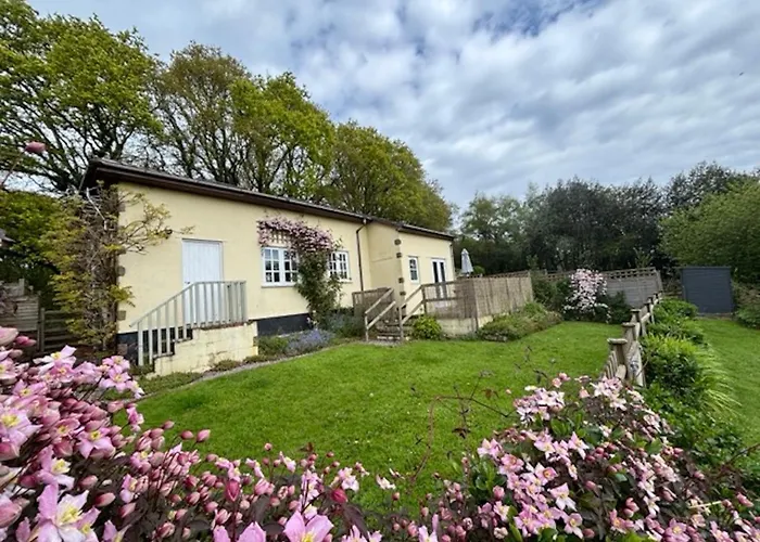 Oak Tree Cottage
